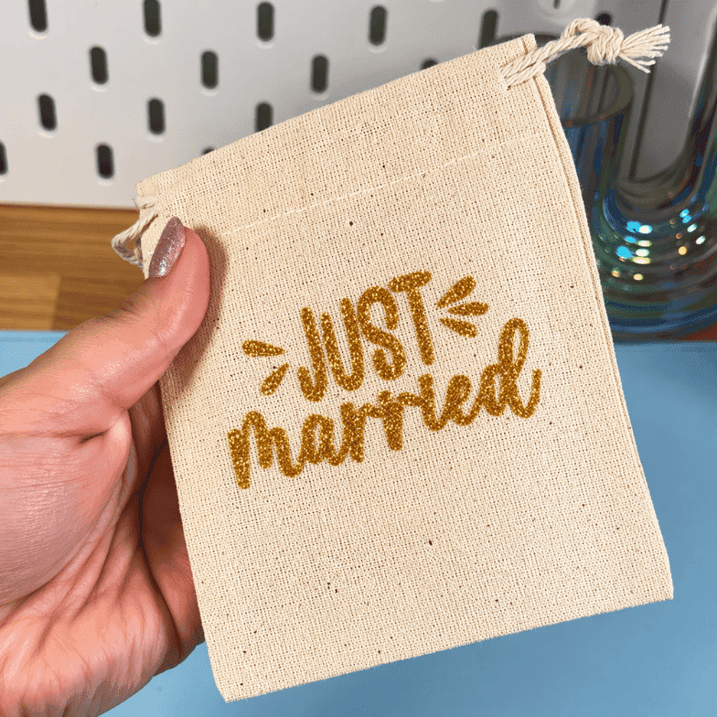 Pochon en coton « Just married » en flex thermocollant pailleté doré